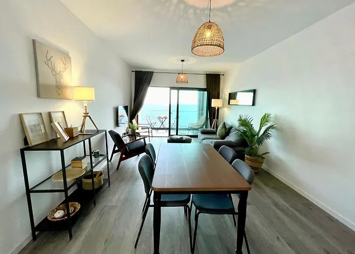 Ocean Cliff Apartment